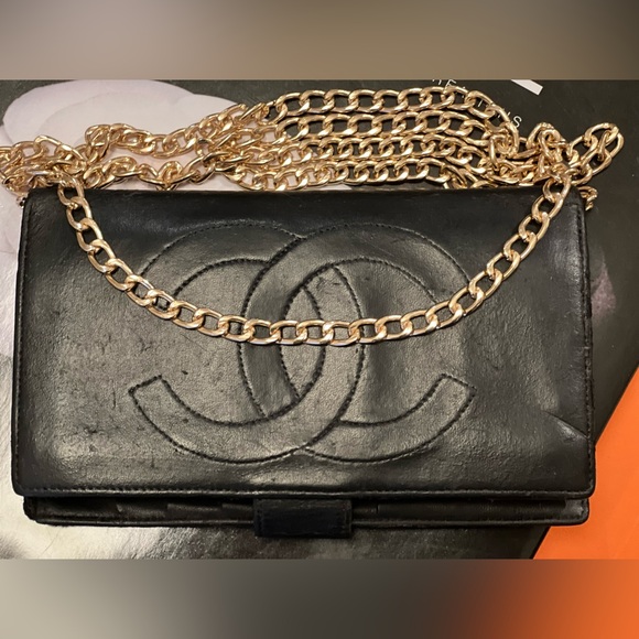 CHANEL Handbags - CHANEL CC Logo Vintage Leather Long Wallet